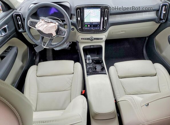 YV4L12UN1P2943134 2023 VOLVO XC40 Black Vista del salpicadero