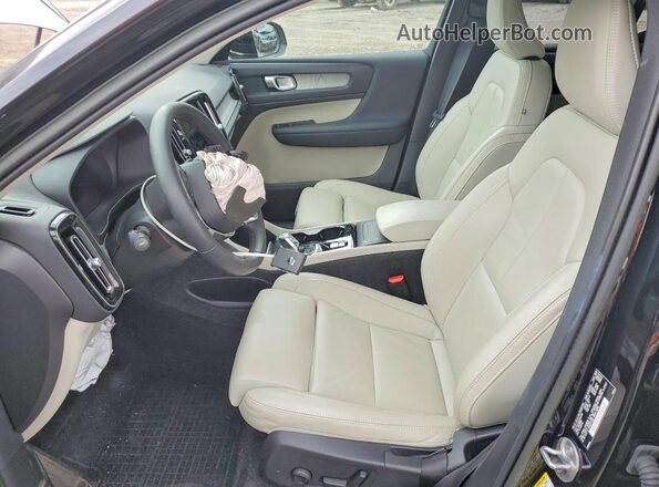 YV4L12UN1P2943134 2023 VOLVO XC40 Black Vista interior delantera