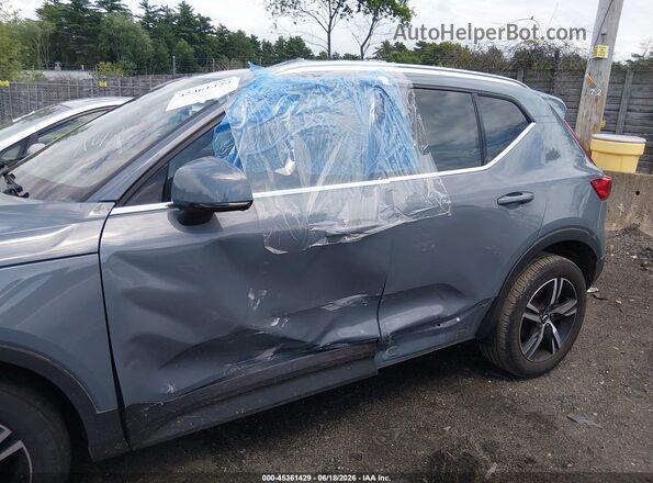 YV4L12UN1P2966493 2023 VOLVO XC40 Gray Вид спереду