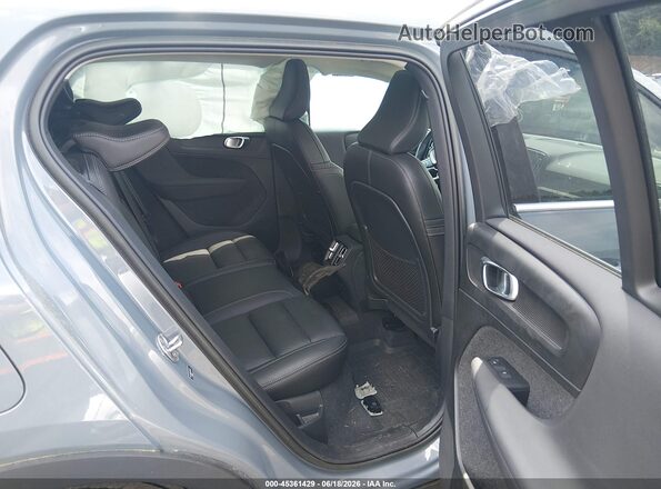 YV4L12UN1P2966493 2023 VOLVO XC40 Gray Вид наклейки з VIN-кодом