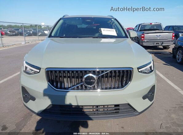 YV4L12UN4P2078059 2023 VOLVO XC40 Green Սարքավորումների վահանակի տեսք
