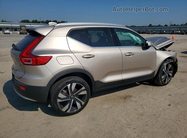 YV4L12UN7P2072062 2023 VOLVO XC40 Tan Հետևի աջ