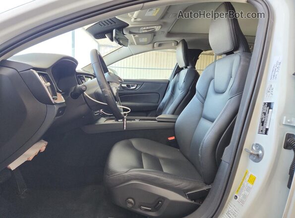YV4L12WK1S2145731 2025 VOLVO V60 White 