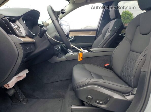 YV4M12JB7S1390857 2025 VOLVO XC90 Gray Front interior view