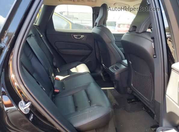 YV4M12RC3S1123065 2025 VOLVO XC60 Черный Вид задней части салона