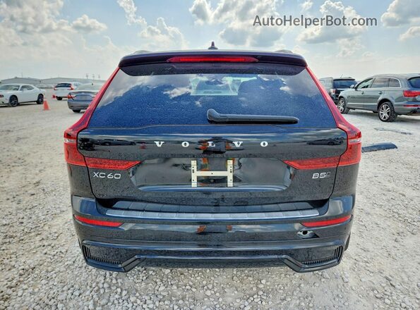 YV4M12RC4T1437065 2026 VOLVO XC60 Черный Вид сзади