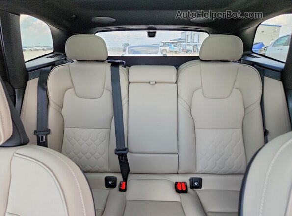 YV4M12RC4T1437065 2026 VOLVO XC60 Черный Вид задних сидений