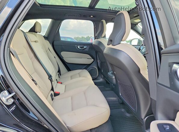 YV4M12RC4T1437065 2026 VOLVO XC60 Черный Вид задней части салона