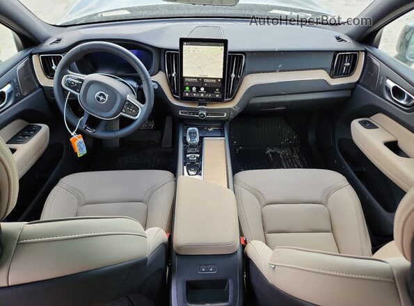 YV4M12RC4T1437065 2026 VOLVO XC60 Черный Вид панели приборов