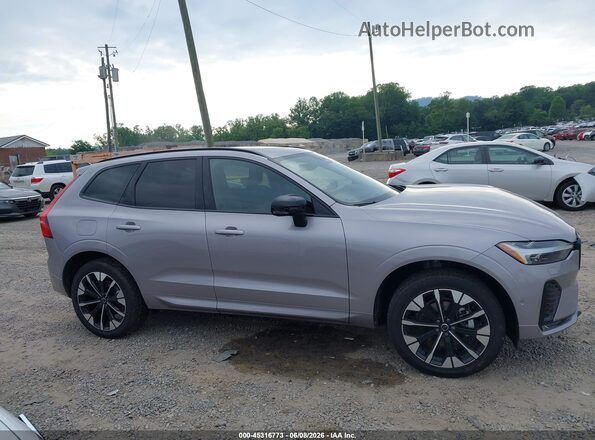 YV4M12RC5T1348749 2026 VOLVO XC60 Серебряный Вид задней части салона
