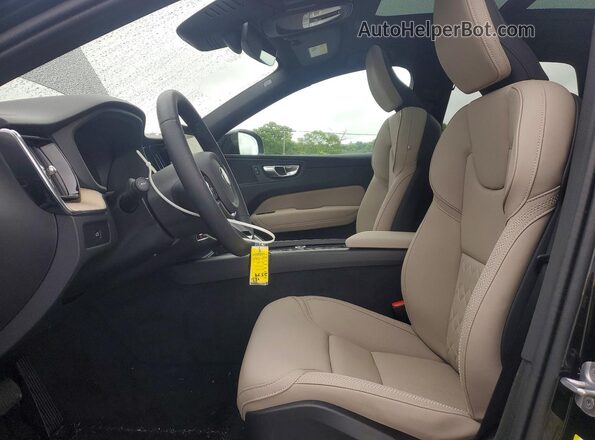 YV4M12RJ8T1463019 2026 VOLVO XC60 Black Вид салону спереду