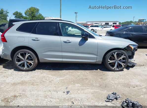 YV4M12RM1S1122246 2025 VOLVO XC60 Silver Սալոնի հետևի տեսք