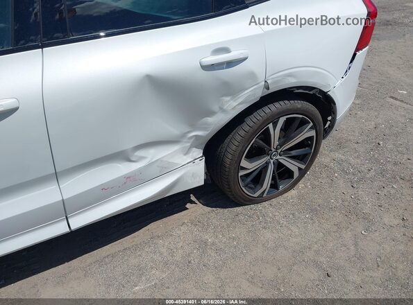 YV4M12RM2S1082050 2025 VOLVO XC60 White Widok z przodu