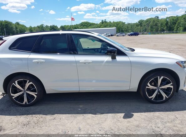 YV4M12RM2S1082050 2025 VOLVO XC60 White Widok wnętrza z tyłu
