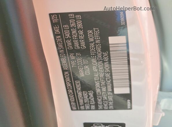 YV4M12RM6T1409230 2026 VOLVO XC60 White Widok naklejki z numerem VIN