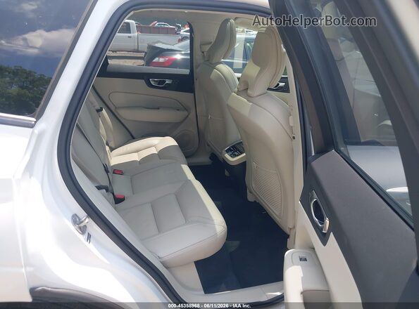 YV4M12RM8S1082229 2025 VOLVO XC60 White VIN կոդի պիտակի տեսք