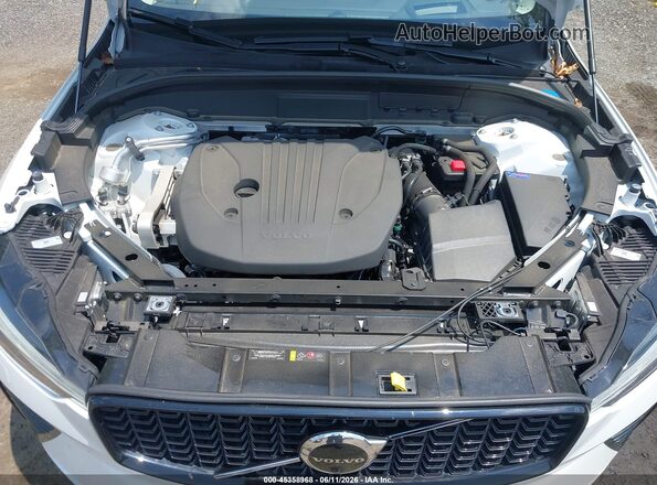 YV4M12RM8S1082229 2025 VOLVO XC60 White Հետևի տեսք