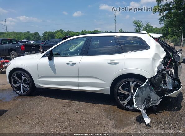 YV4M12RM8S1082229 2025 VOLVO XC60 White Սալոնի 360 աստիճան տեսք