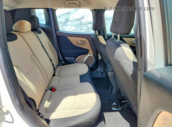 ZACCJAAT3GPD42491 2016 JEEP RENEGADE White Rear interior view