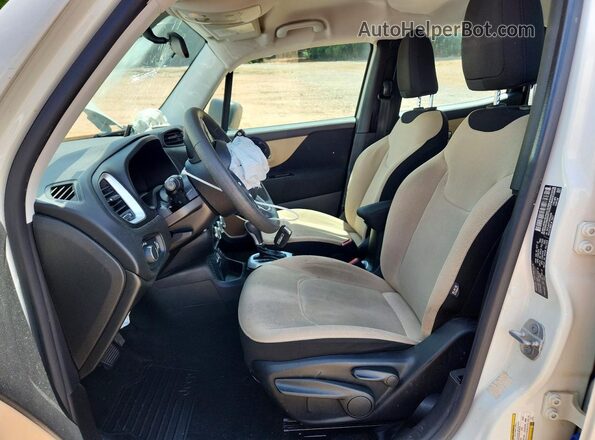 ZACCJAAT3GPD42491 2016 JEEP RENEGADE White Front interior view
