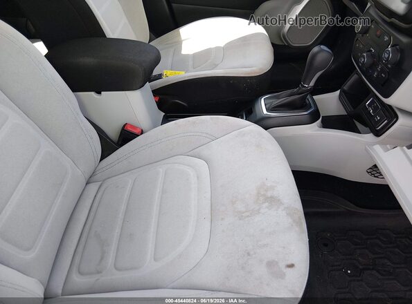 ZACCJABB7JPH23872 2018 JEEP RENEGADE Silver Սալոնի դիմացի տեսք