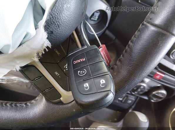 ZACCJABB8HPE41542 2017 JEEP RENEGADE Серебряный Вид панели приборов