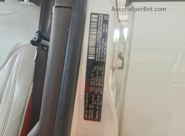 ZACCJADT8GPC86558 2016 JEEP RENEGADE White Vista del compartimento del motor