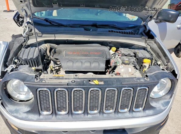 ZACCJBAB0HPG36770 2017 JEEP RENEGADE Silver Widok wnętrza z tyłu