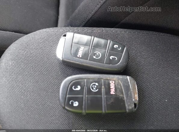 ZACCJBAB6JPH25605 2018 JEEP RENEGADE Серый Вид панели приборов
