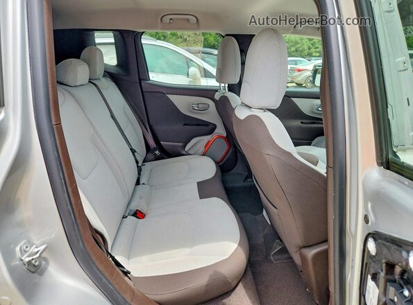 ZACCJBBT5GPD11747 2016 JEEP RENEGADE Silver Rear interior view