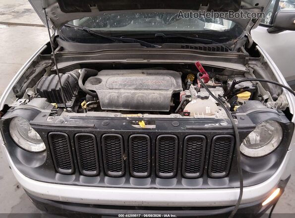ZACCJBCB5JPJ04690 2018 JEEP RENEGADE Silver უკანა ხედი