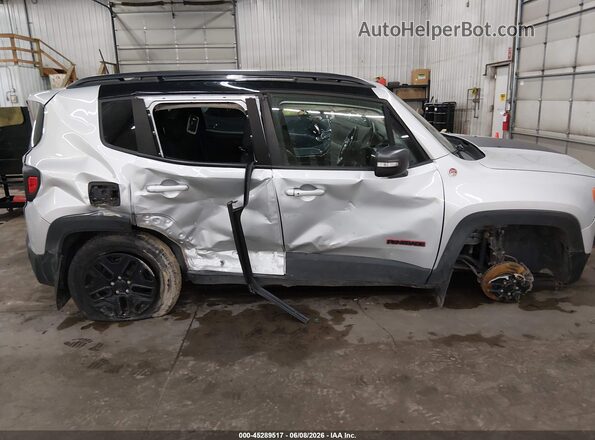 ZACCJBCB5JPJ04690 2018 JEEP RENEGADE Silver წინა ხედი