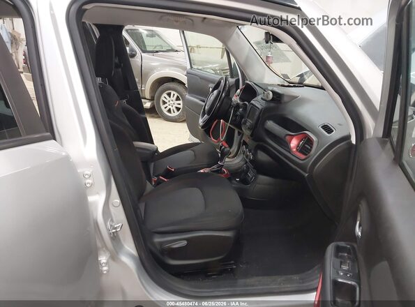 ZACCJBCB7HPF46450 2017 JEEP RENEGADE Silver წინა სალონის ხედი