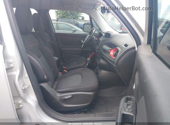 ZACCJBCT1GPD12862 2016 JEEP RENEGADE Silver Front interior view