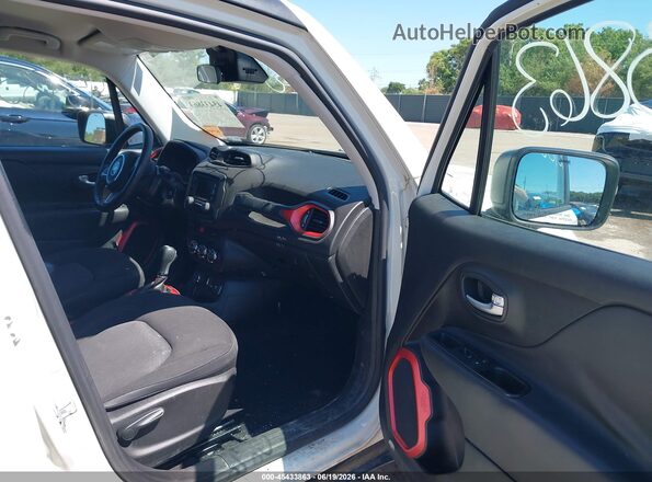 ZACCJBCTXGPD10950 2016 JEEP RENEGADE Белый Вид салона спереди