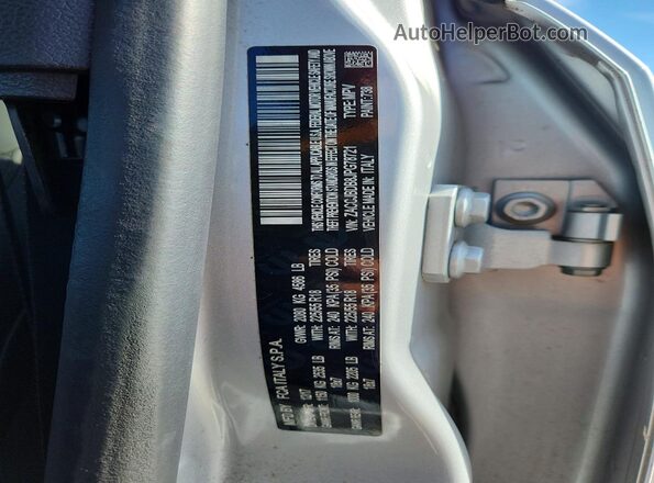 ZACCJBDB8JPG78721 2018 JEEP RENEGADE Silver Widok komory silnika