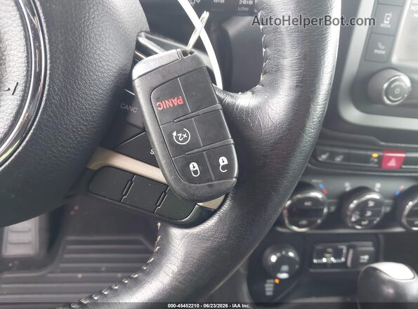 ZACCJBDT3GPD28673 2016 JEEP RENEGADE White Widok deski rozdzielczej