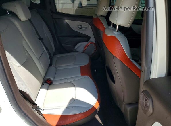 ZACCJBDT4GPC67866 2016 JEEP RENEGADE White Vista de los asientos traseros