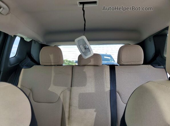 ZACNJAAB0LPL85970 2020 JEEP RENEGADE Gray Vista de los asientos traseros