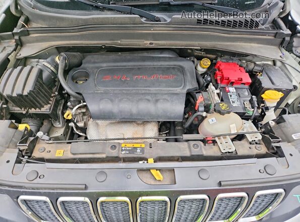 ZACNJABB1KPK08566 2019 JEEP RENEGADE Silver Rear interior view