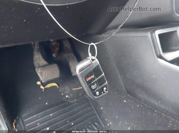 ZACNJABBXKPK84190 2019 JEEP RENEGADE Серебряный Вид панели приборов