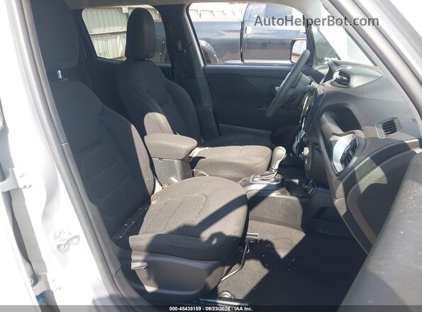 ZACNJABBXKPK84190 2019 JEEP RENEGADE Серебряный Вид салона спереди