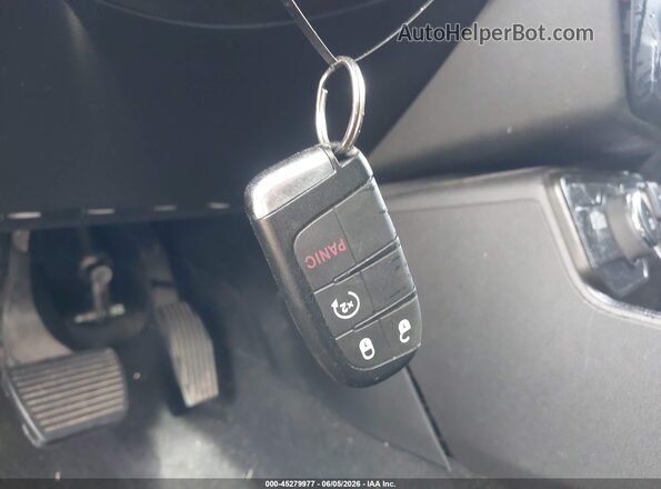 ZACNJBAB0LPL40274 2020 JEEP RENEGADE Белый Вид панели приборов