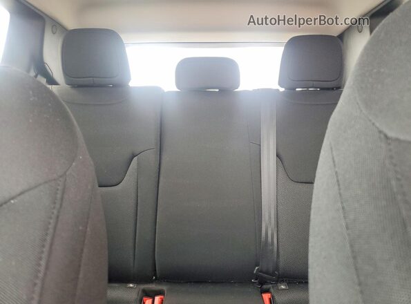 ZACNJDB18PPP19059 2023 JEEP RENEGADE White Հետևի նստատեղերի տեսք