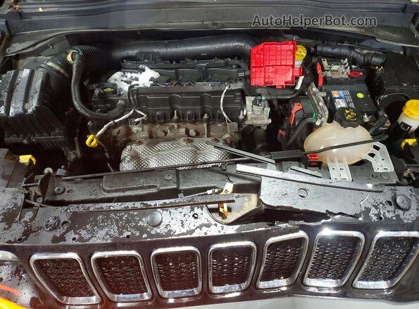ZACNJDBB8MPN21831 2021 JEEP RENEGADE Gray Rear interior view