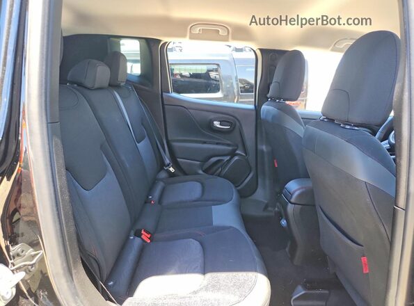 ZACNJDC15PPP62109 2023 JEEP RENEGADE Black Widok tylnych siedzeń