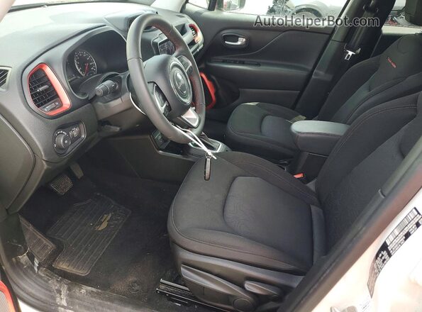 ZACNJDC17PPP68316 2023 JEEP RENEGADE Белый Вид салона спереди
