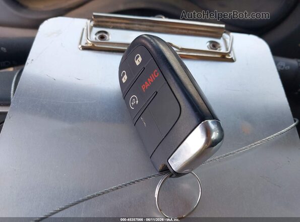 ZACNJDE11PPP34451 2023 JEEP RENEGADE Gray Vista del salpicadero
