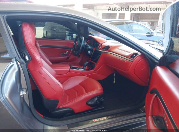 ZAM45VLA2G0175134 2016 MASERATI GRANTURISM Gray Front interior view