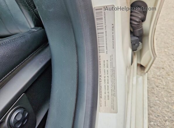 ZAM56RPA3G1184356 2016 MASERATI QUATTROPOR White Widok komory silnika